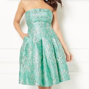 New York & Company Knee-Length Dress w/ Pockets